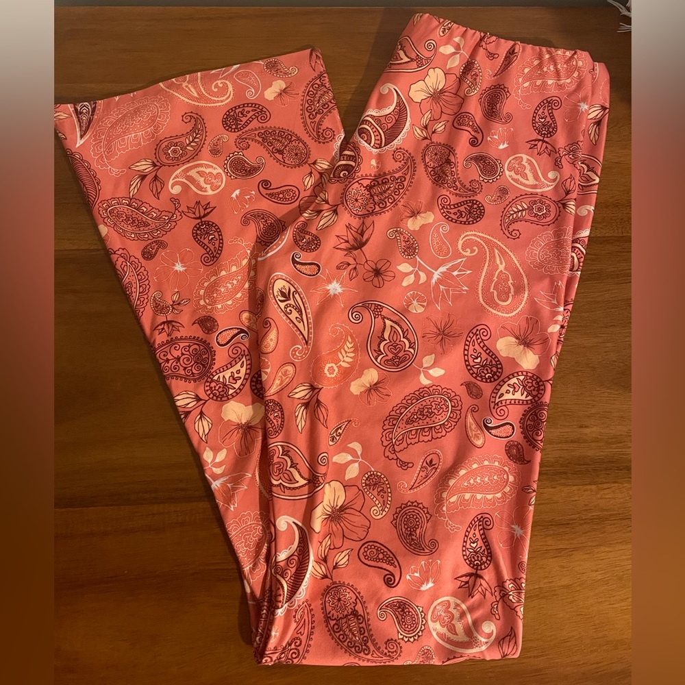patterned flare high waisted pants/leggings